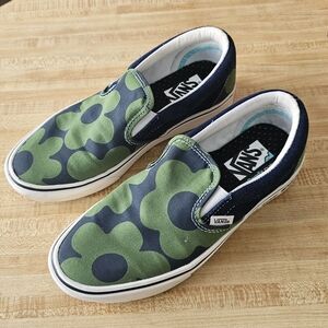 Vans Slip-On Sneakers - Green & Navy Floral - Be Kind To The Earth - W size 8.5